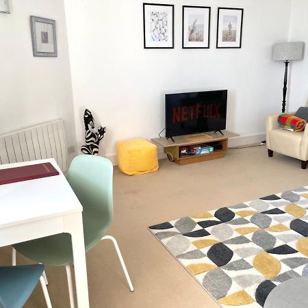 Sea View Family Stay By Beach Gym & Parking Bournemouth Esterno foto