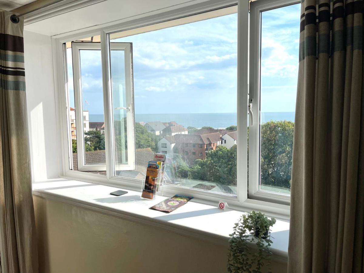 Sea View Family Stay By Beach Gym & Parking Bournemouth Esterno foto