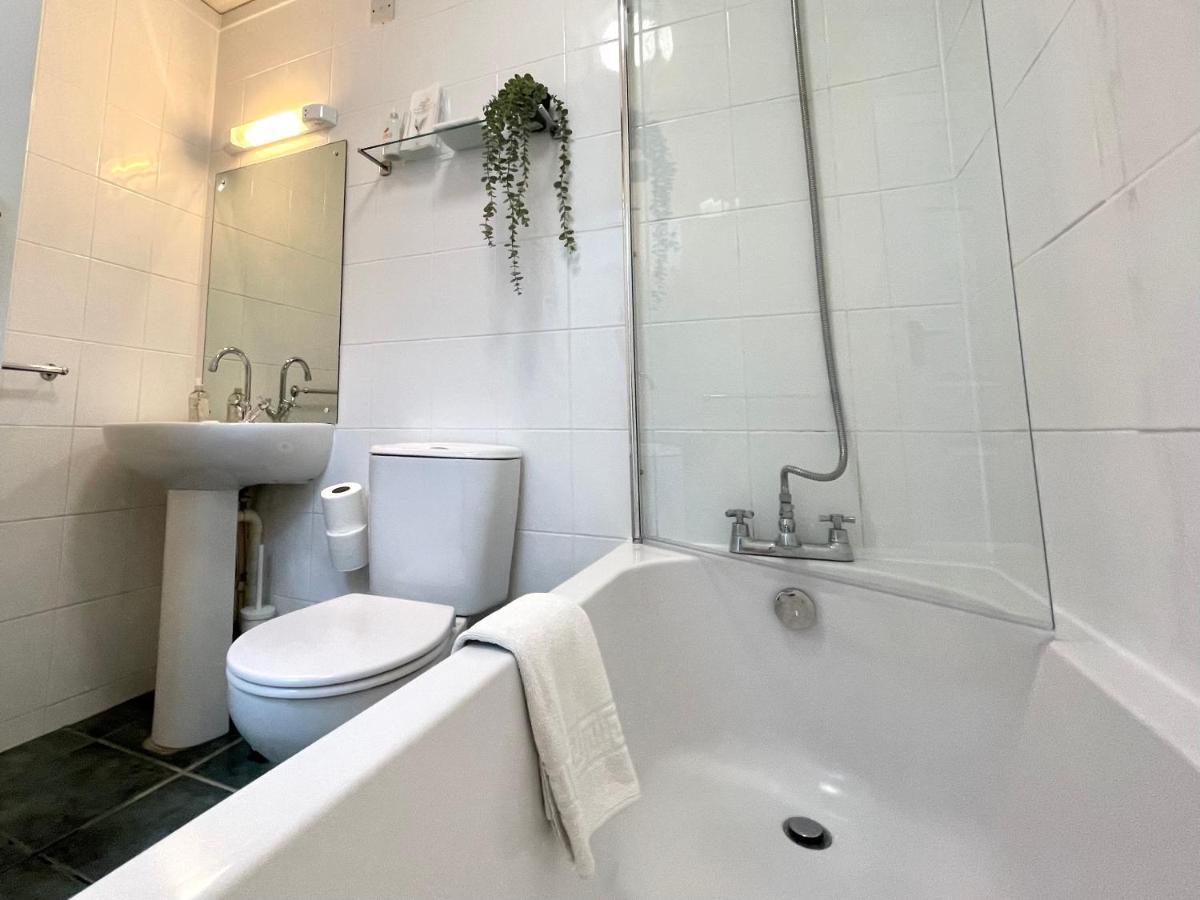 Sea View Family Stay By Beach Gym & Parking Bournemouth Esterno foto