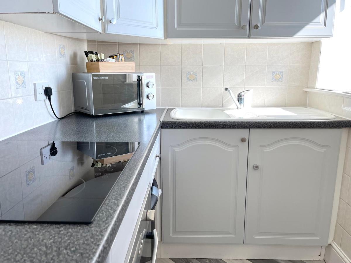 Sea View Family Stay By Beach Gym & Parking Bournemouth Esterno foto