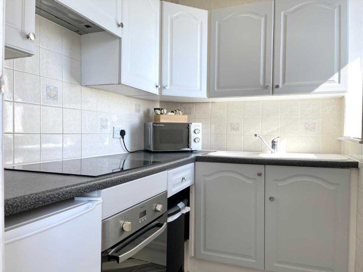 Sea View Family Stay By Beach Gym & Parking Bournemouth Esterno foto